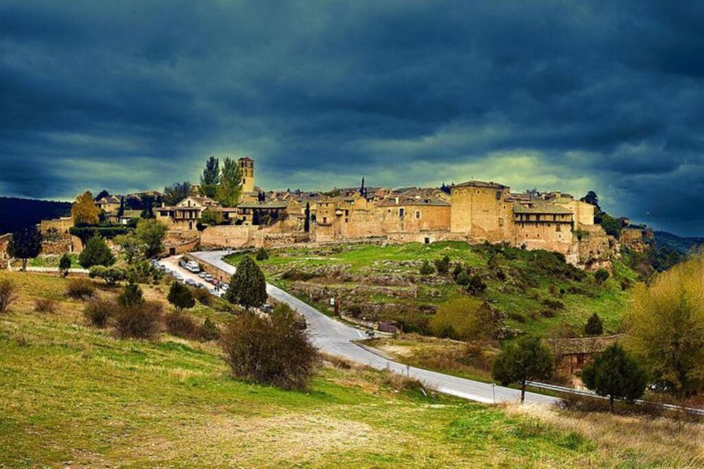 El último rincón, dúplex con piscina climatizada en plena naturaleza La Pinilla  Exterior foto