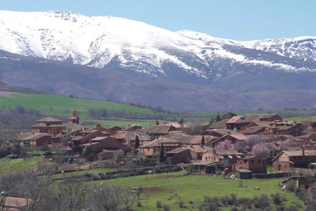 El último rincón, dúplex con piscina climatizada en plena naturaleza La Pinilla  Exterior foto