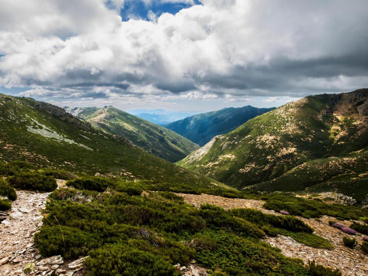 El último rincón, dúplex con piscina climatizada en plena naturaleza La Pinilla  Exterior foto