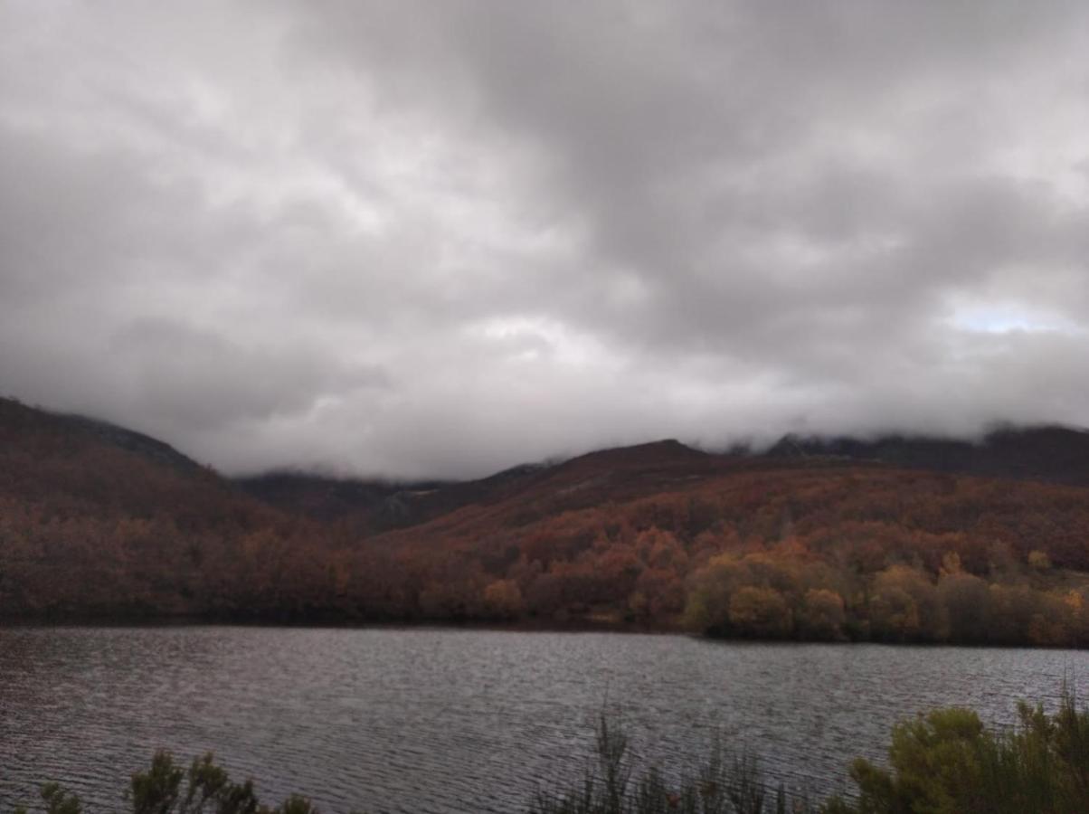 El último rincón, dúplex con piscina climatizada en plena naturaleza La Pinilla  Exterior foto